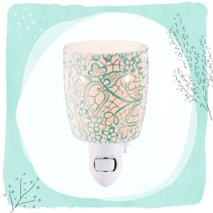 Scentsy Chantilly Lace Mini Warmer